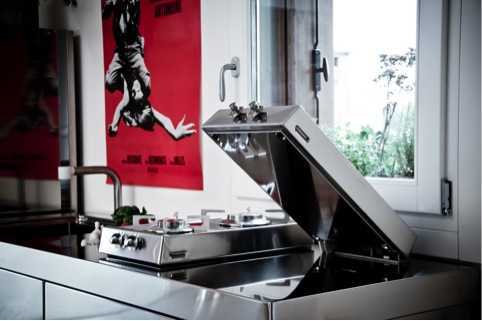 Mobili salva spazio: quando una cosa è in realtà anche un'altra Mobile per incasso forno e piano cottura