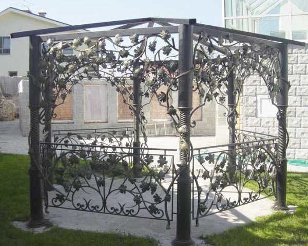 Come realizzare un gazebo nel giardino: i passi principali Come costruire un gazebo in legno rettangolare